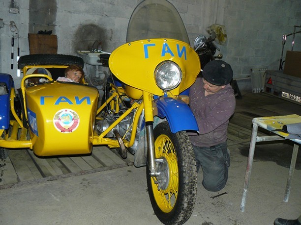 Милицейский «Урал» займет центральное место экспозиции. Чуть позже рядом с ним появится манекен в форме сотрудника ГАИ