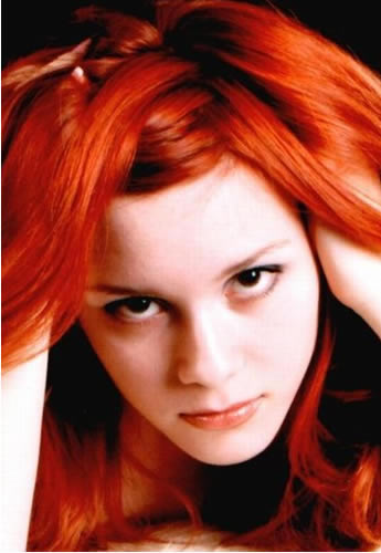 Очередная рыжая)))