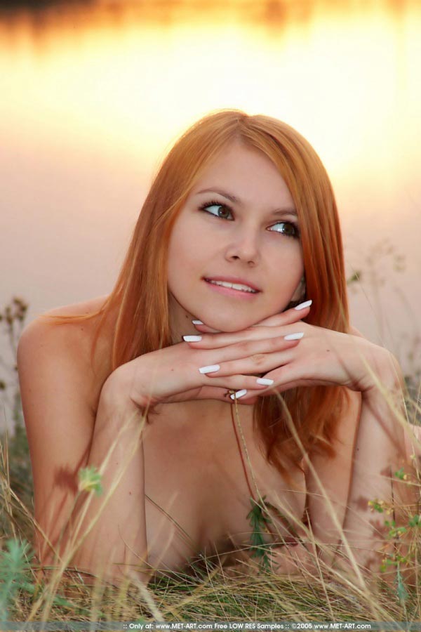 Очередная рыжая)))