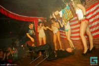 Не выдержал бежняга))наверное это и значит - наповал!)))))