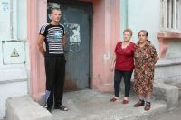 Соседи уже привыкли и почти не возмущаются бездействию власти