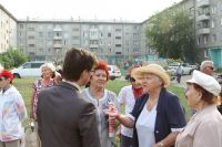 Встреча   с представителями ОО "Дети войны" в 17-м микрорайоне: Отличия  закона-подачки от губернатора Ерощенко и  проекта коммунистов дюди понимают и очень хорошо!