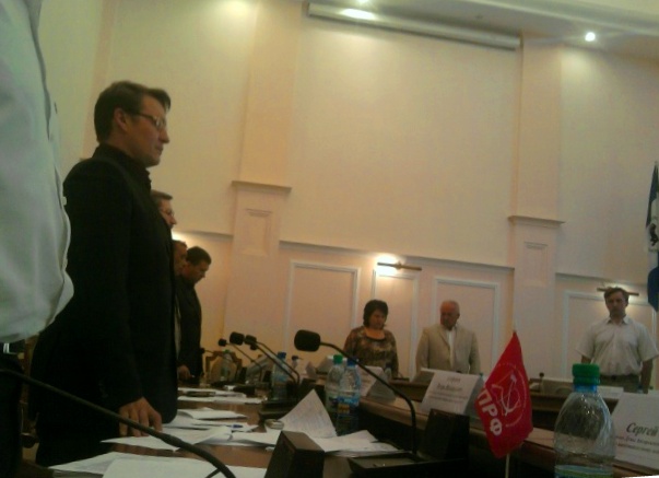 Заслушивание государственного гимна по окончании заседания Думы АМО