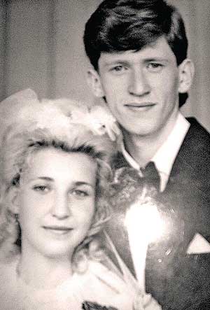 Как только Насте исполнилось 18, ребята расписались с загсе