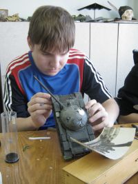 Миша Капитонов готовит папе праздничный подарок